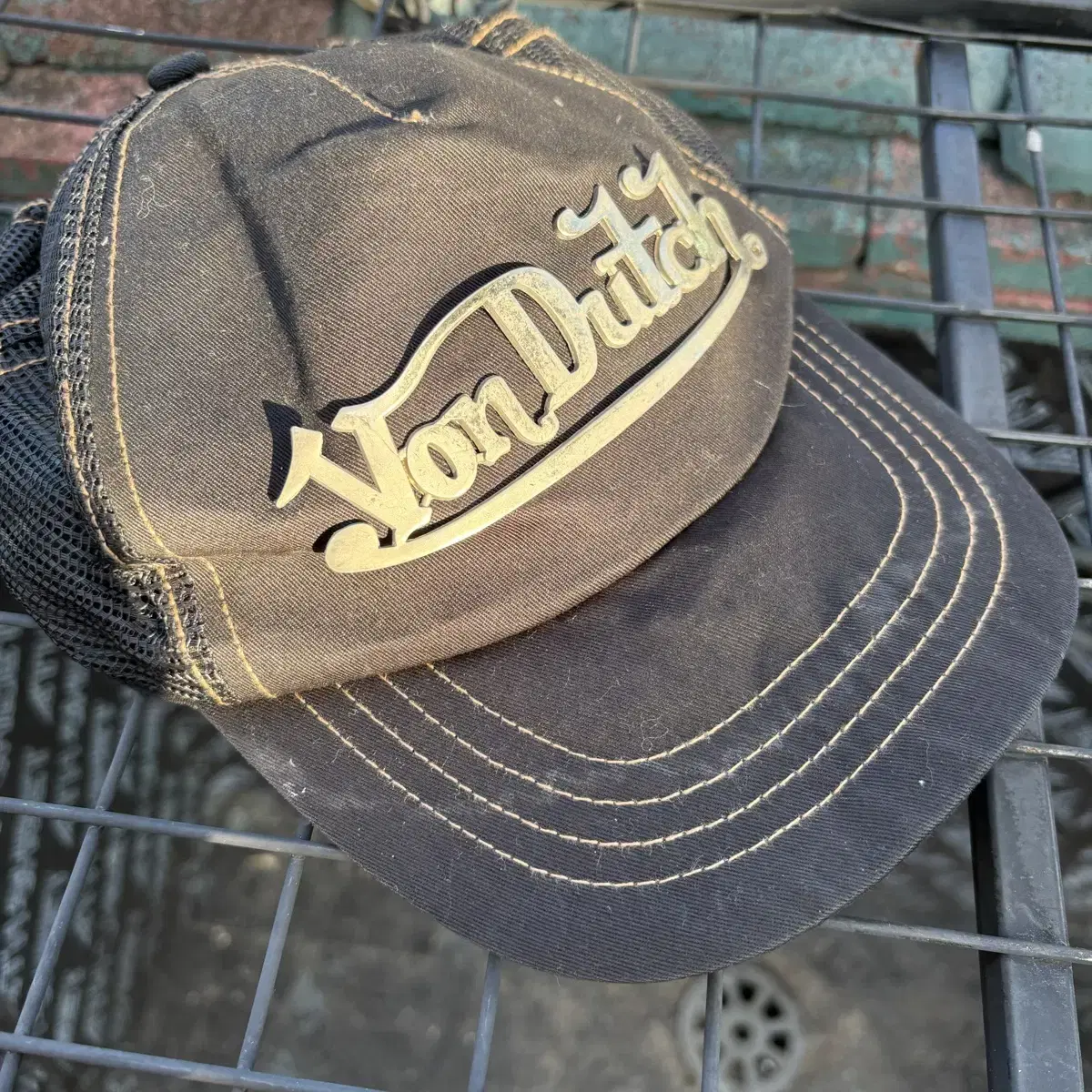 Von Dutch 본더치 메탈로고 블랙 스티치 메쉬캡